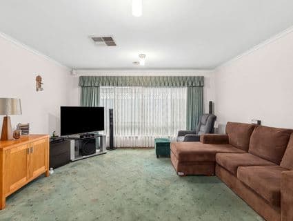 99 John Paul Drive, Hillside - Thumbnail 2