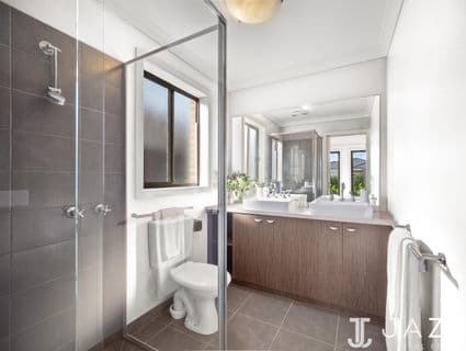 57 Regal Road, Point Cook - Thumbnail 6
