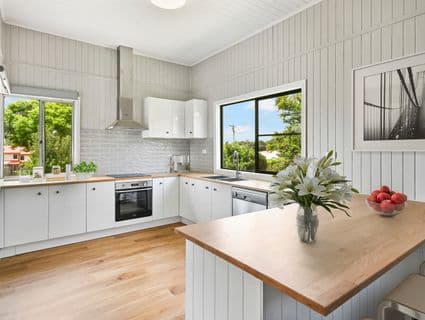 31 Helen Street, Newtown - Thumbnail 2