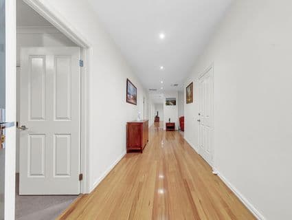 30 Ardsley Circuit, Craigieburn - Thumbnail 2