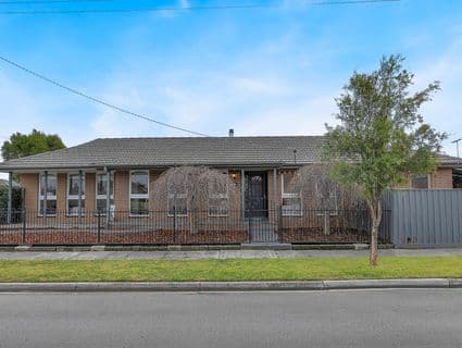 50 Wattleglen Street, Craigieburn - Image 1