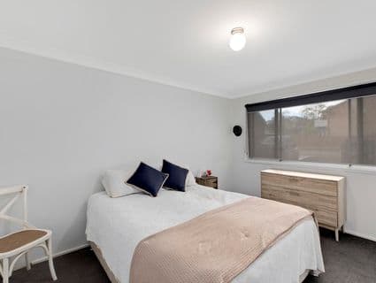 404, Berkeley Vale - Thumbnail 4