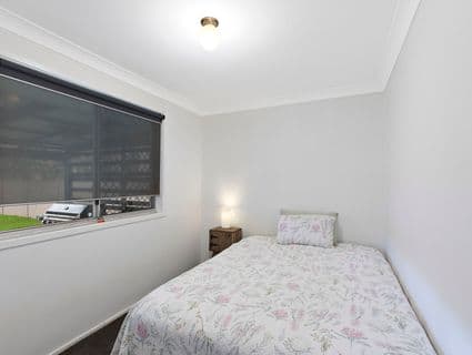 404, Berkeley Vale - Thumbnail 5