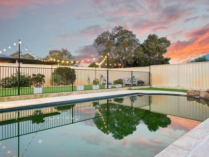 19 Mitra Loop, Bennett Springs - Image 1