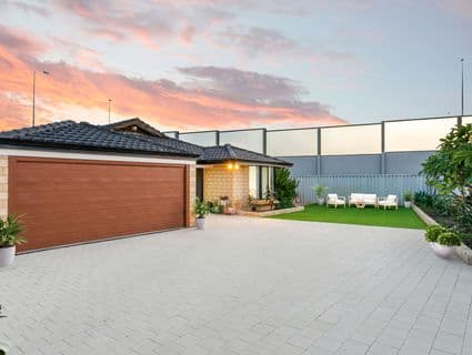 19 Mitra Loop, Bennett Springs - Thumbnail 2