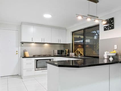 19 Mitra Loop, Bennett Springs - Thumbnail 3
