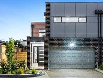 6/11 Young Road, Hallam - Image 1