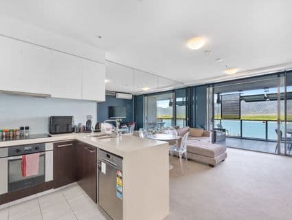 39/1 Marlin Parade, Cairns City - Image 1