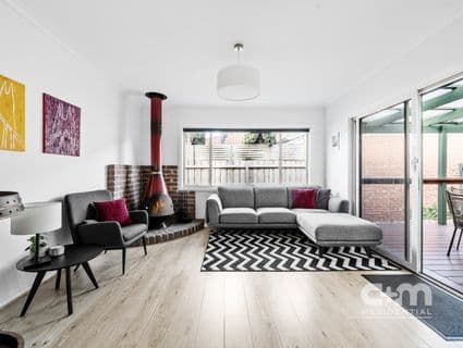 32 Lockley Street, Hadfield - Thumbnail 5