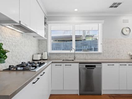 13 Culburra Avenue, Frankston - Thumbnail 7