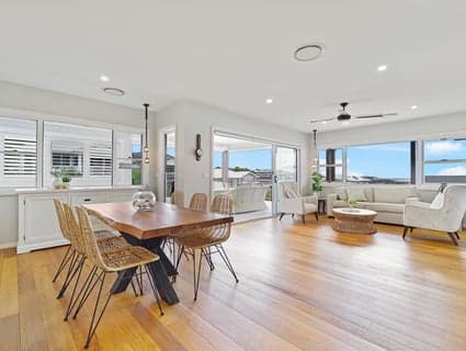 8 Surfside Drive, Catherine Hill Bay - Thumbnail 2