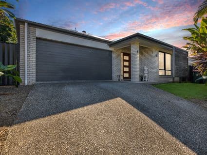 8 Discovery Close, Glass House Mountains - Image 1