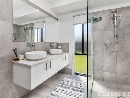 8 Discovery Close, Glass House Mountains - Thumbnail 6
