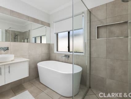 8 Discovery Close, Glass House Mountains - Thumbnail 7
