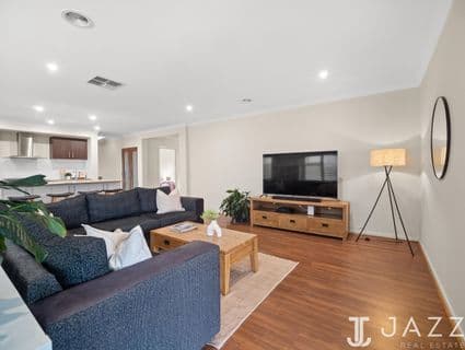27 Jansar Street, Point Cook - Thumbnail 2