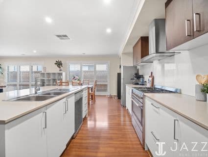 27 Jansar Street, Point Cook - Thumbnail 3