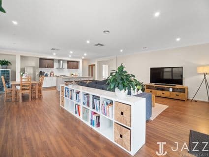 27 Jansar Street, Point Cook - Thumbnail 7