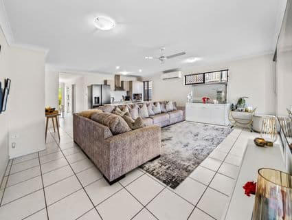113 Fernbrooke Boulevard, Redbank Plains - Thumbnail 5