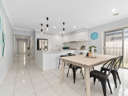 12 Bernardins Street, Clyde North - Thumbnail 5