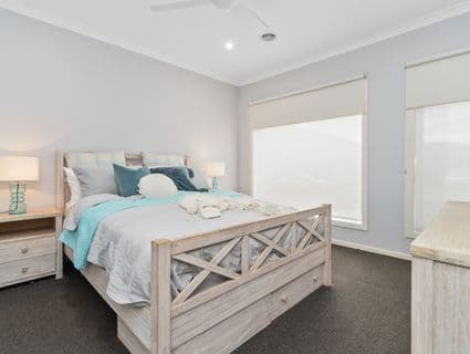 12 Bernardins Street, Clyde North - Thumbnail 6
