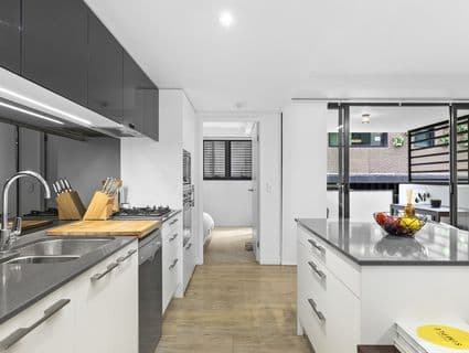 8/125 Melbourne Street, South Brisbane - Thumbnail 3