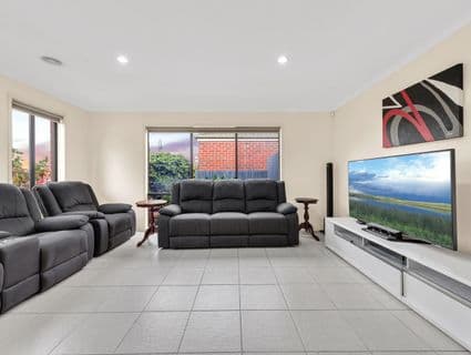 21 Armitage Drive, Narre Warren South - Thumbnail 2