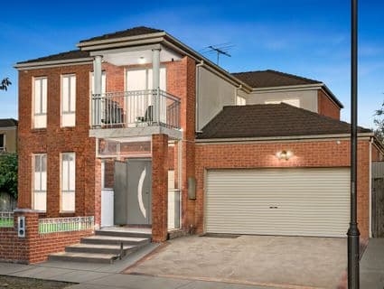 10 Osprey Place, Craigieburn - Image 1