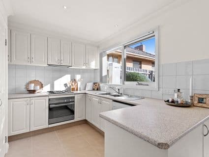 2/49 Yuille Street, Frankston - Thumbnail 2