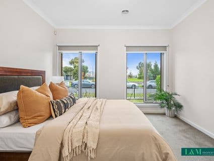 13 Brilliant Street, Roxburgh Park - Thumbnail 3