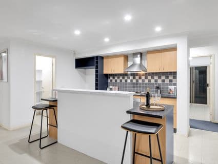 17 Dawson Crescent, Manor Lakes - Thumbnail 8
