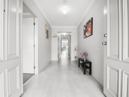 32 Grovedale Way, Manor Lakes - Thumbnail 3