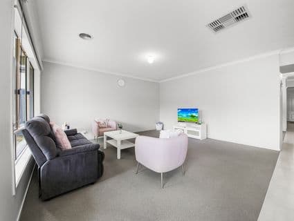 32 Grovedale Way, Manor Lakes - Thumbnail 8