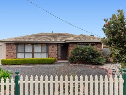 39 Hothlyn Drive, Craigieburn - Thumbnail 2