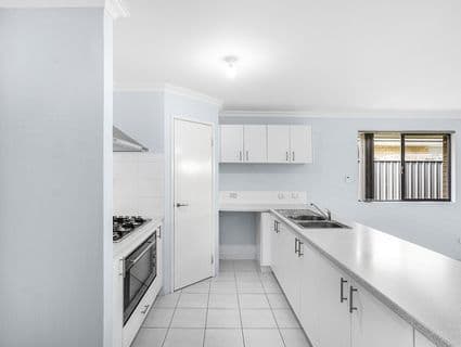 3 Dillwynia Bend, Banksia Grove - Thumbnail 5
