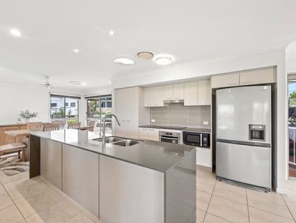 16 Scholes Way, Kirkwood - Thumbnail 4