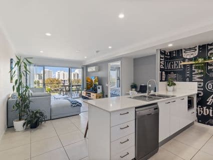 30/57 Kingsford Smith Parade, Maroochydore - Thumbnail 2
