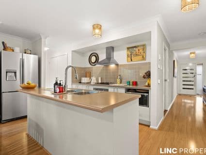 1 Tristram Rise, Clyde North - Thumbnail 4