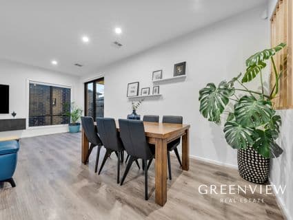 8 Houdan Way, Clyde North - Thumbnail 4