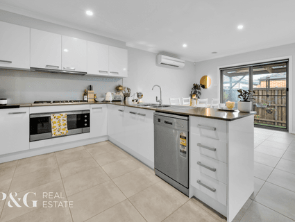 30 Aquatic Drive, Cranbourne West - Thumbnail 2