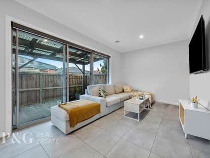 30 Aquatic Drive, Cranbourne West - Thumbnail 5