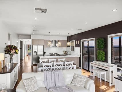 36 Cockatiel Circuit, Craigieburn - Thumbnail 3