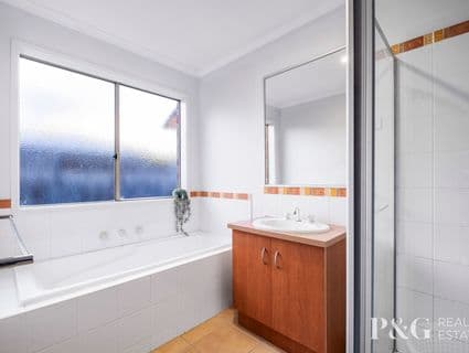 7 Chisholm Crescent, Narre Warren South - Thumbnail 3