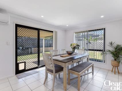 38 Somerwil Crescent, Bellbird Park - Thumbnail 5