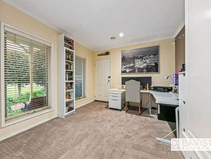 22 Creekwood Drive, Craigieburn - Thumbnail 2