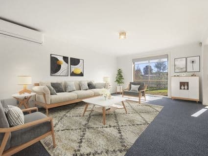 8 Greenmantle Close, Cranbourne West - Thumbnail 2