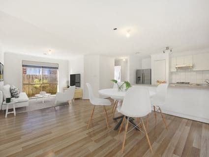 8 Greenmantle Close, Cranbourne West - Thumbnail 3