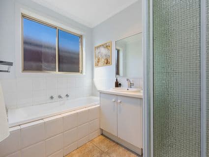 8 Greenmantle Close, Cranbourne West - Thumbnail 7