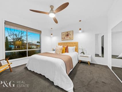 18 Scarborough Drive, Narre Warren South - Thumbnail 2