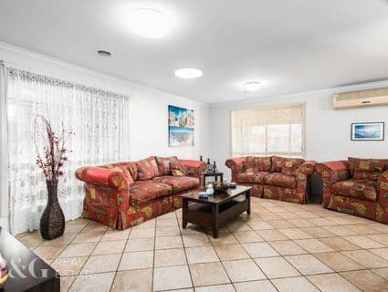 35 Elida Crescent, Narre Warren South - Thumbnail 2