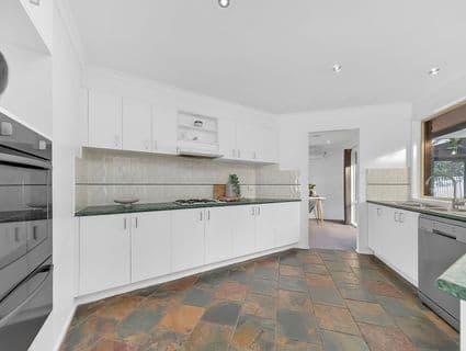 28 Mulberry Pass, Craigieburn - Thumbnail 2